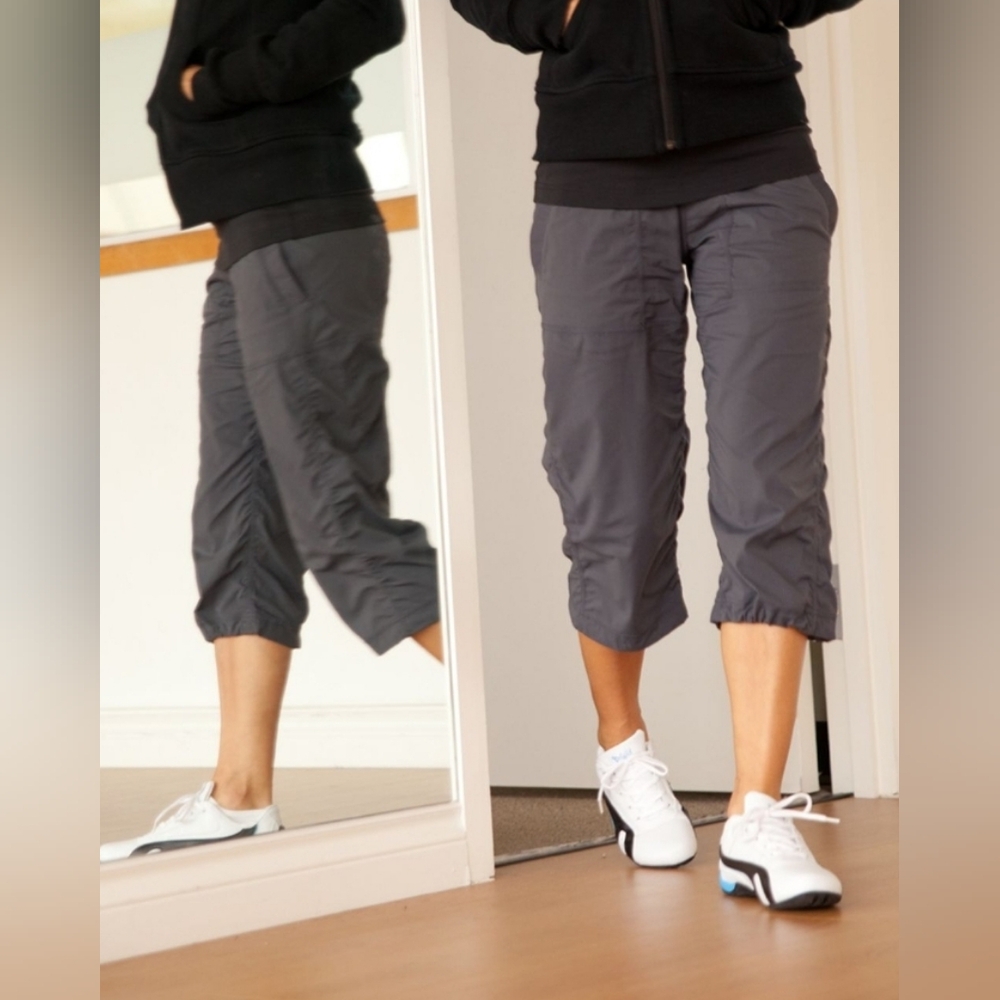 Lululemon Studio Crop Pants Coal Grey Size 6 – Flawed Waistband